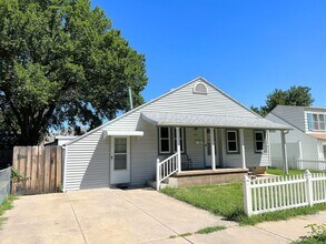 Building Photo - 602 E 10th Ave