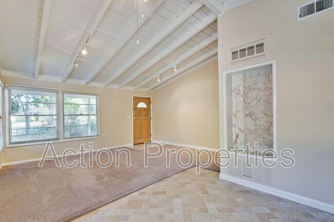 Building Photo - 1764 Montecito Ave