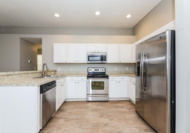 Building Photo - 4592 Misty Dawn Ct N