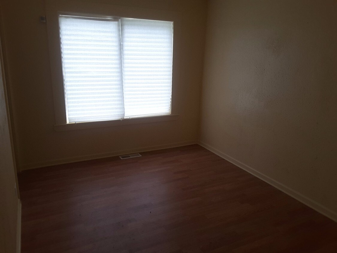 Foto principal - 12450 S Harvard Ave