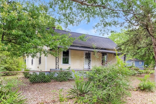 Building Photo - 404 N 15th St