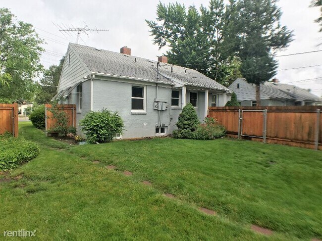 Building Photo - 2 br, 2 bath Apartment - 912 N 27th St