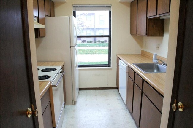Building Photo - 449 Ponderosa Ave