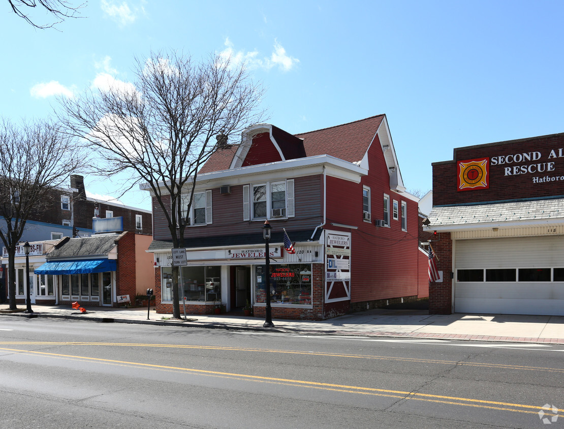 Building Photo - Red Barn Apartments and Lofts