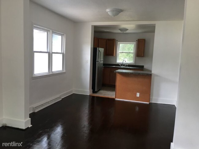 Building Photo - 3 br, 1 bath House - 96 E Willard Ave