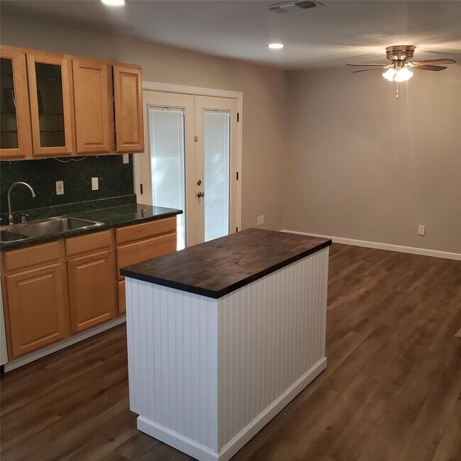 Foto del edificio - 9615 Beverly Hill St