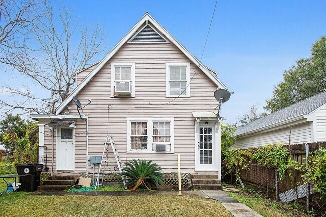 Foto del edificio - 130 S Hennessey