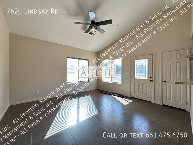 Foto del edificio - 7620 Lindsay Rd