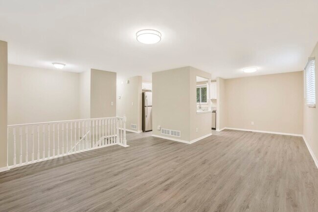 Building Photo - 346 Engle Dr