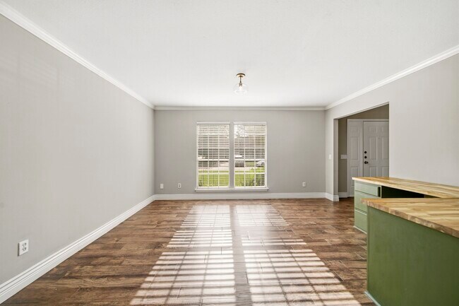 Building Photo - 9623 Yearling Ct