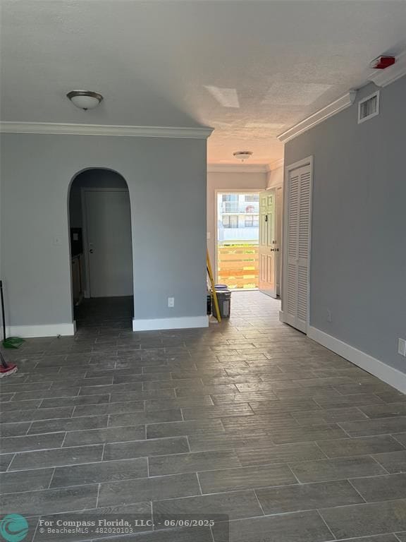 Photo - 941 NE 169th St-212-212