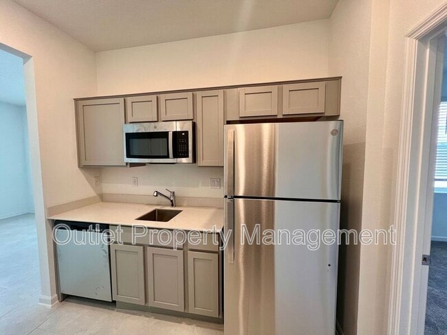 Foto del edificio - 692 Reggie Rd