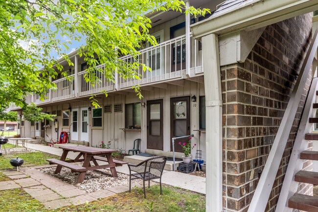 Foto del edificio - 3515 E Tesch Ave