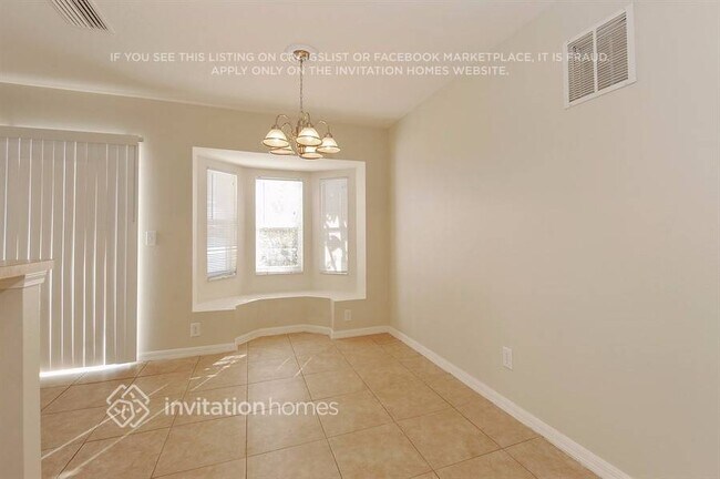 Building Photo - 10710 Lakeside Vista Dr