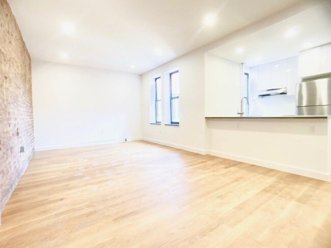 Foto del edificio - 3971 Gouverneur Avenue
