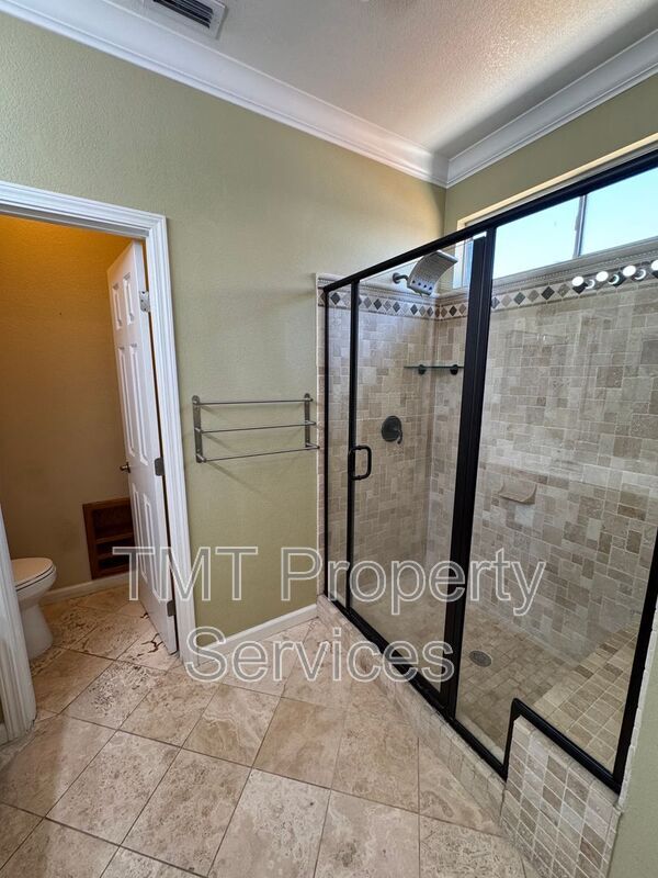 Foto del edificio - 301 Brimfield Ct