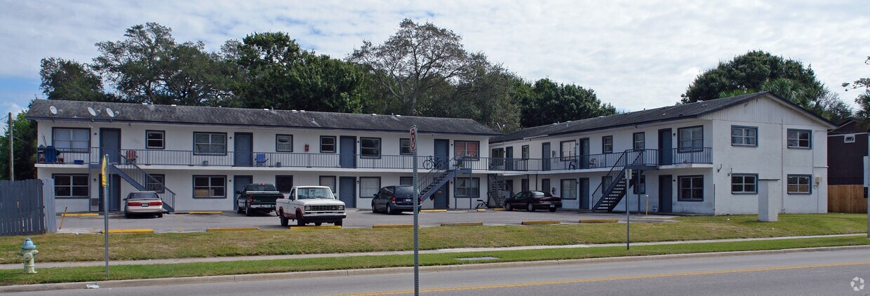 Primary Photo - 1600 8th St