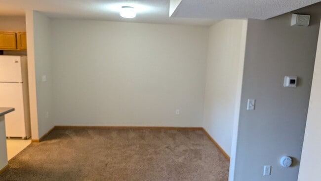 Building Photo - Location location location! This beautiful Fridley 3 bedroom townhouse, dont miss out!