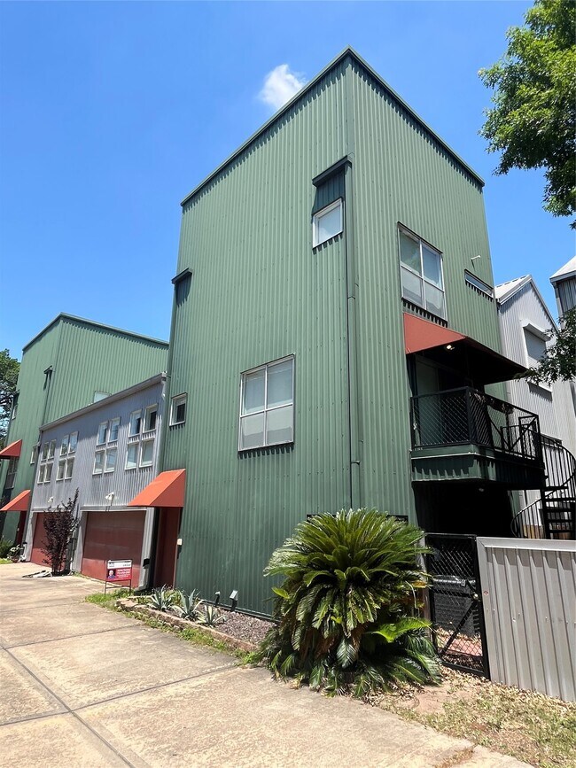 Foto del edificio - 1315 Buckner St