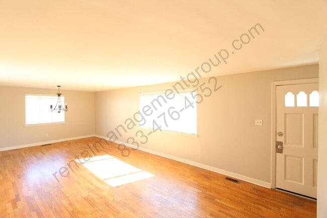 Building Photo - 448 20th Ave S