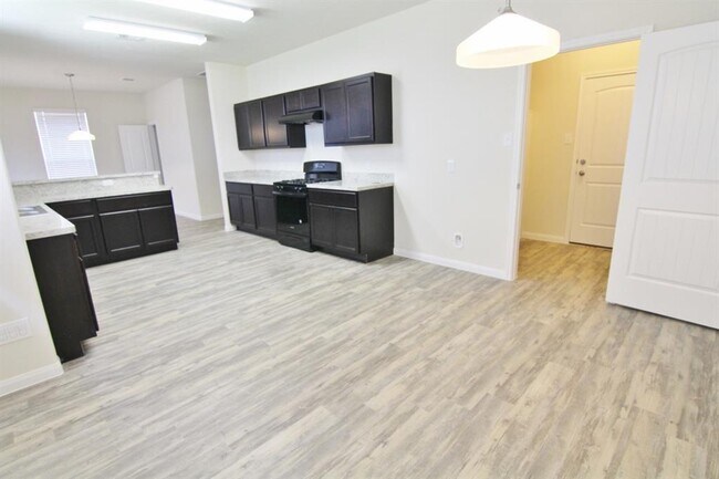 Building Photo - 42 Laguna Bend Dr