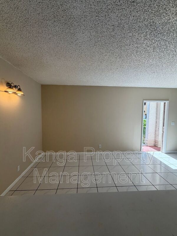 Foto del edificio - 11441 NW 35th St