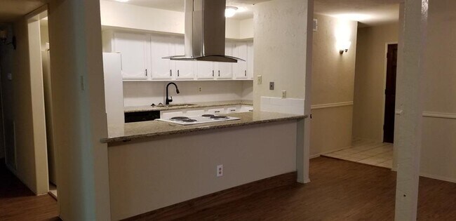 Foto del edificio - 6638 Loch Langham Dr