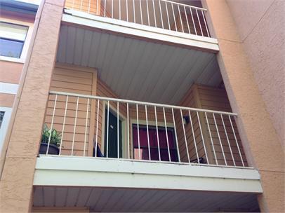 Foto del edificio - Two  bedroom and two bathroom condo with lakeview balcony