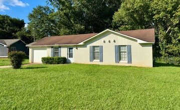 Building Photo - 58 Andover Dr