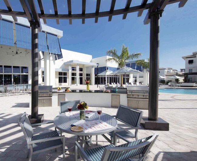 Building Photo - Midtown Aventura