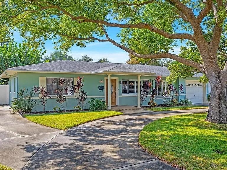 Foto principal - 4126 25th Ave N