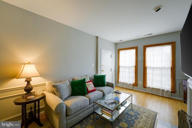 Foto del edificio - 226 3rd St NE