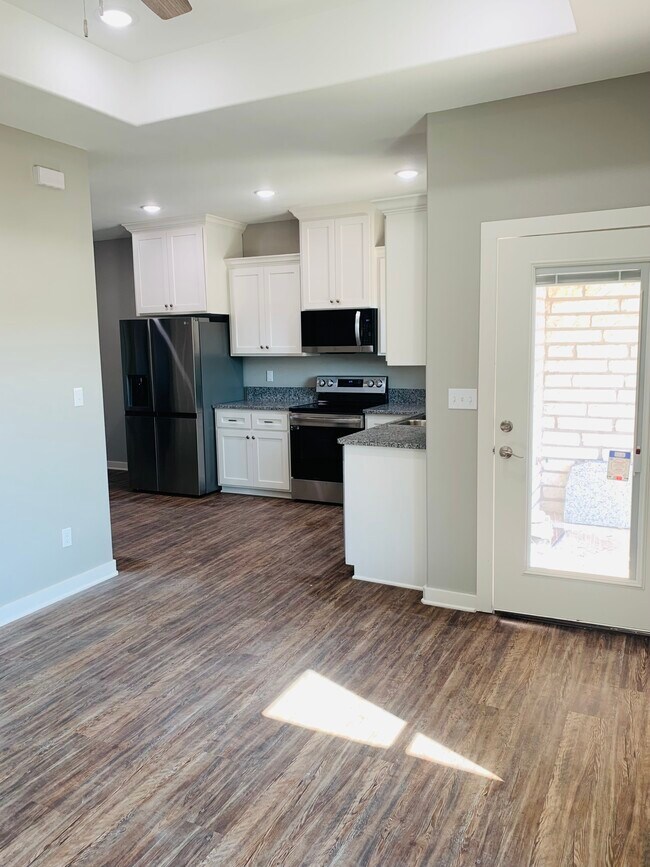 Building Photo - Chestnut (377)