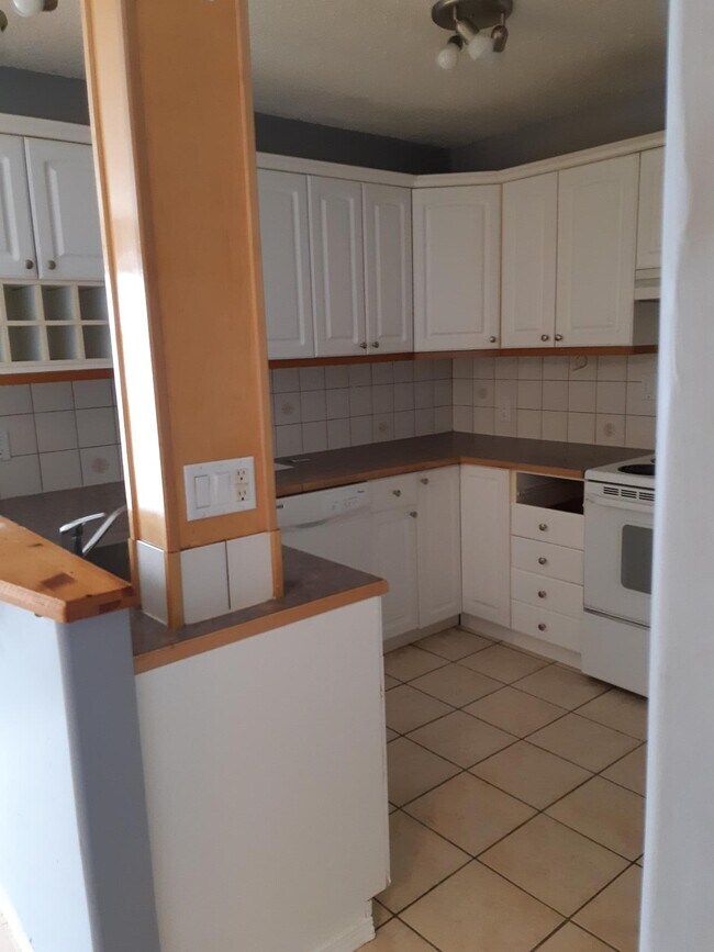 Photo du bâtiment - 2 Bed 1 Bath Unit in Red Deer, AB