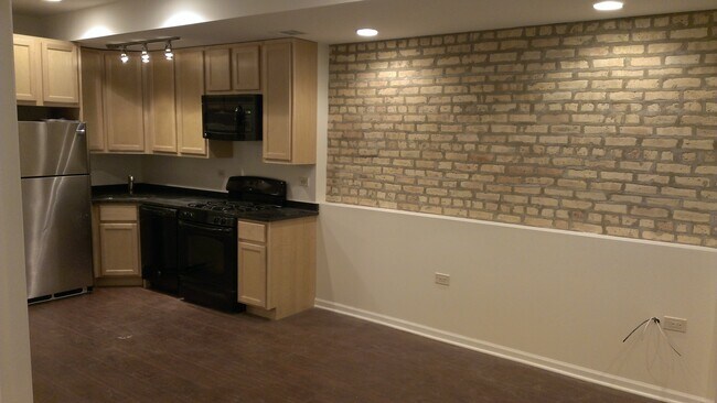 Fotografía del edificio - 2819 N Kedzie Ave