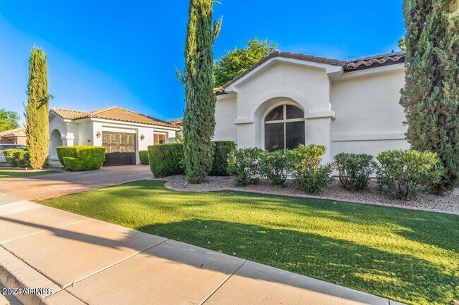 Building Photo - 2061 E Prescott Pl