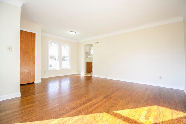 Foto del edificio - 1758 Talbot St