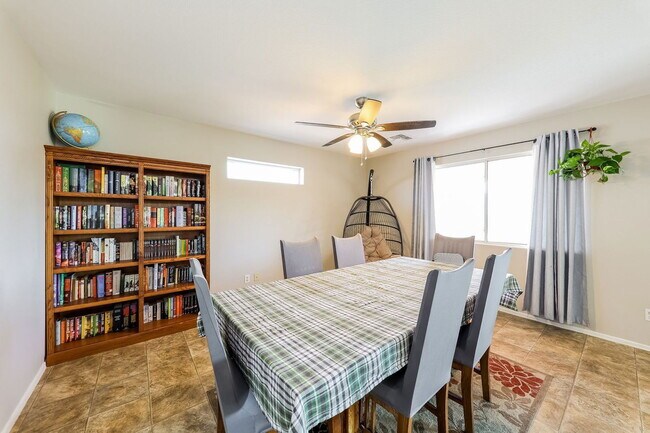 Foto del edificio - 5945 N 73rd Dr