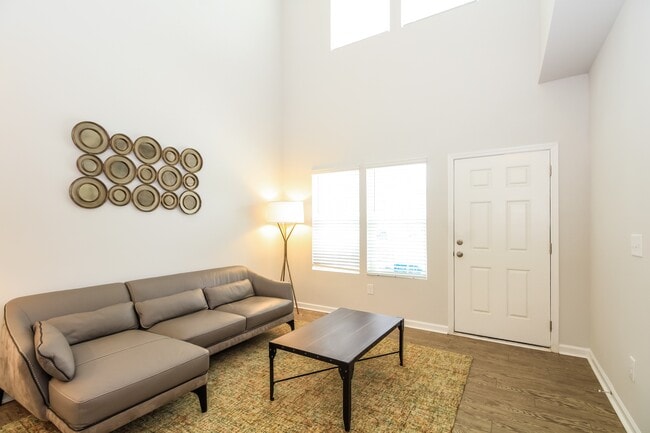 Building Photo - 7268 Bellacroft Dr