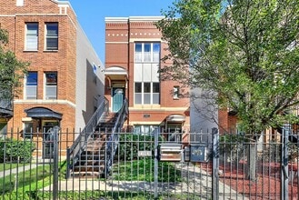 Building Photo - 817 S Kedzie Ave