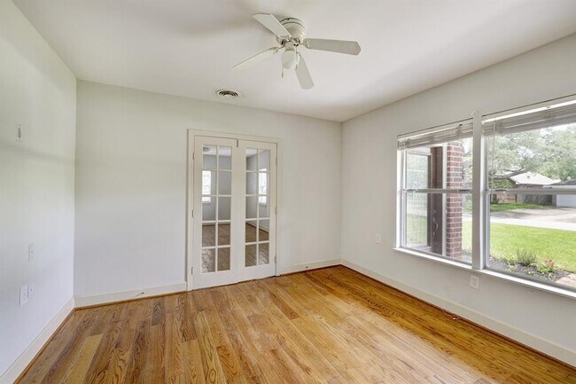 Building Photo - 4703 Braeburn Dr