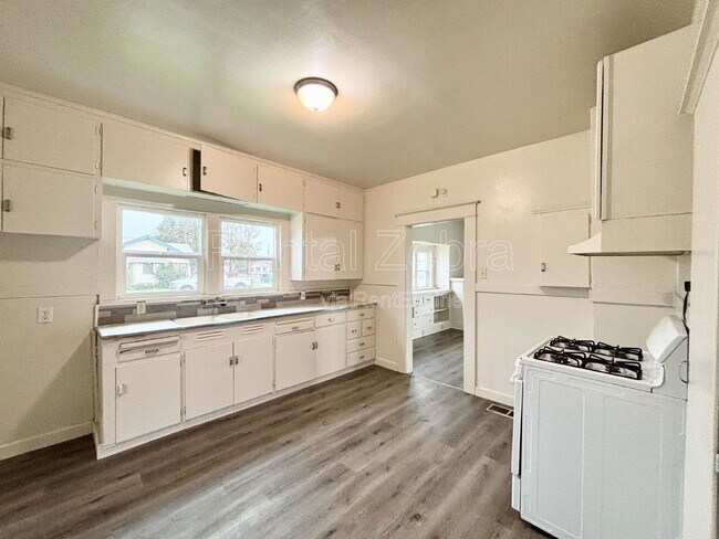 Foto del edificio - 107 W 19th St