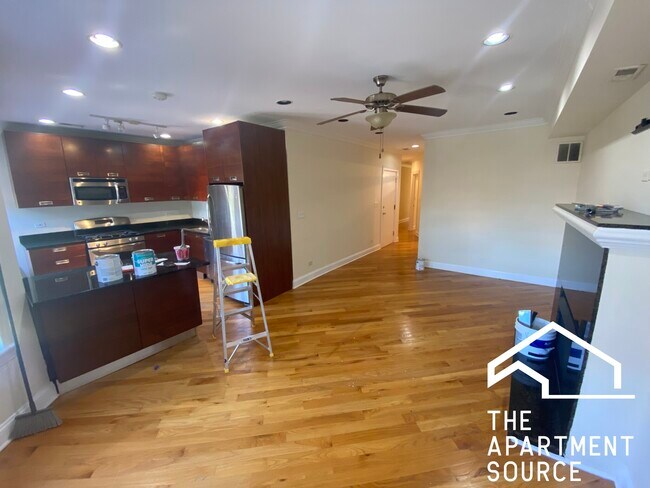 Foto del edificio - 6947 N Oakley Ave