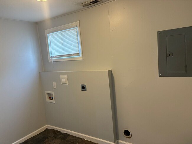 Foto del edificio - Beautiful 3 bed/ 1 bath