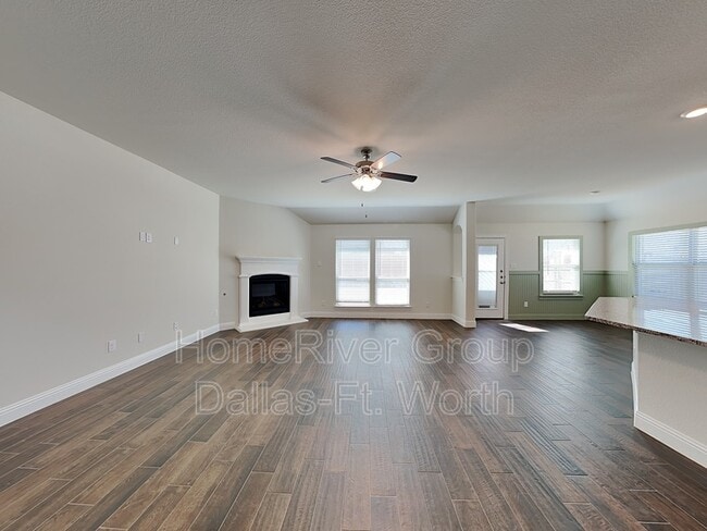 Building Photo - 11200 Glover Ln