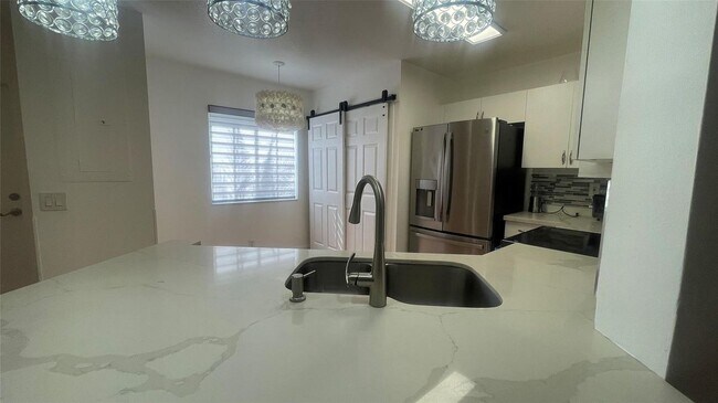 Foto del edificio - 1432 SW 47th Ave