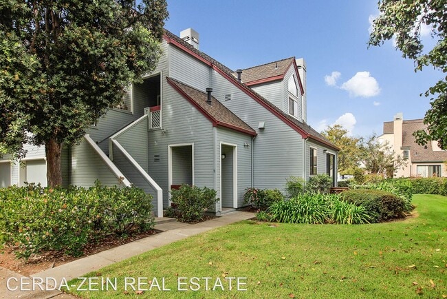 Building Photo - 2 br, 2 bath House - 1055 Independence Drive