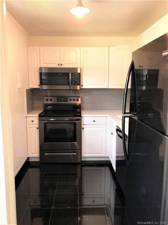 126 Heritage Hill Rd Unit D, New Canaan, CT 06840 Condo for Rent in