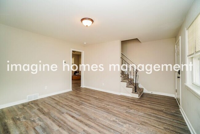 Foto del edificio - Charming 4 Bed 1 Bath In Bethel Park