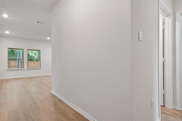 Building Photo - 2213 Sidney Ln